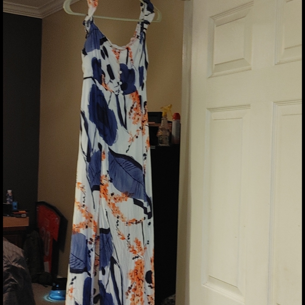 Dress - Picture 2 of 2